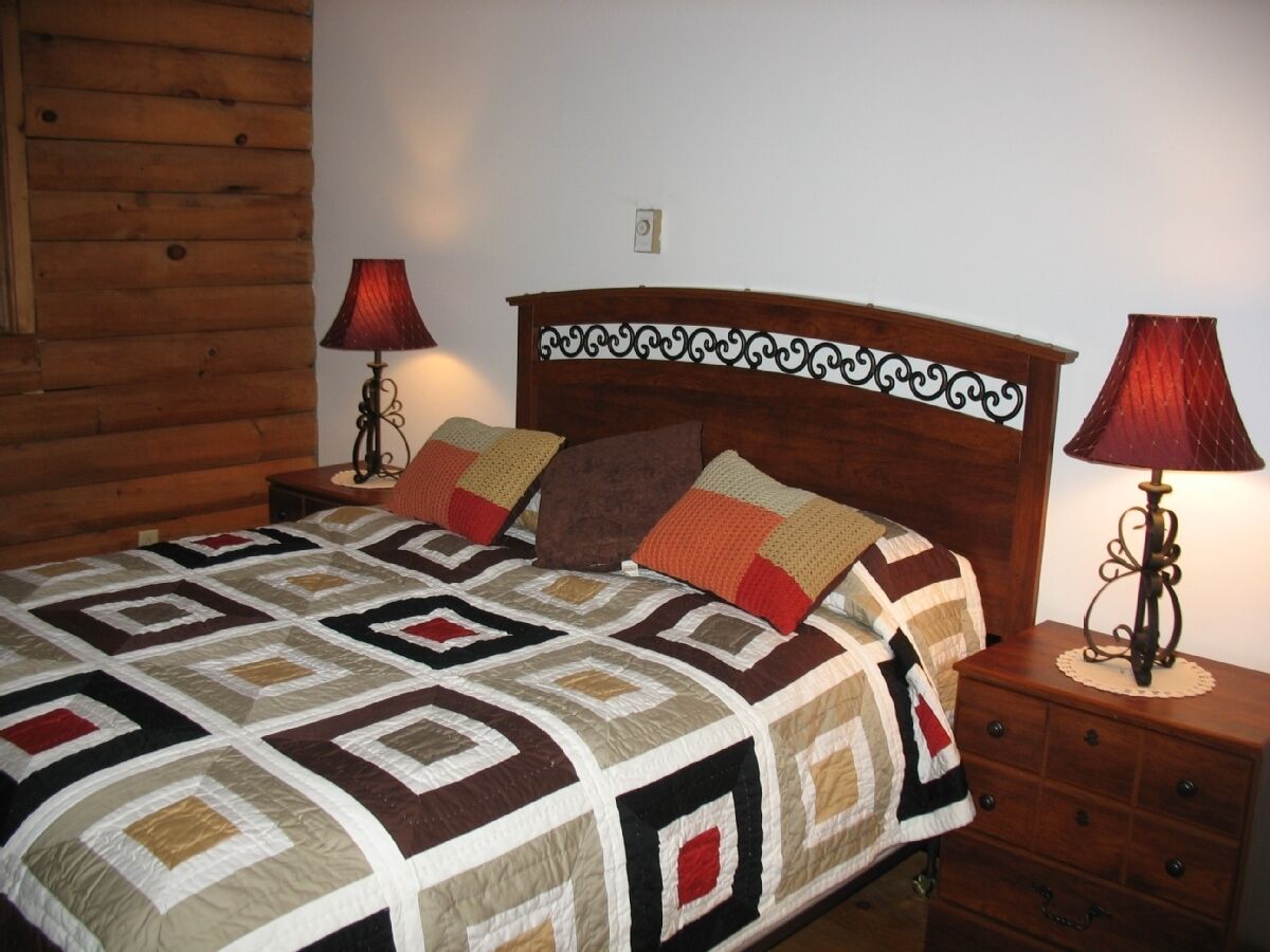 Get away from the crowd. Log cabin with today's conveniences. 400 private acres.