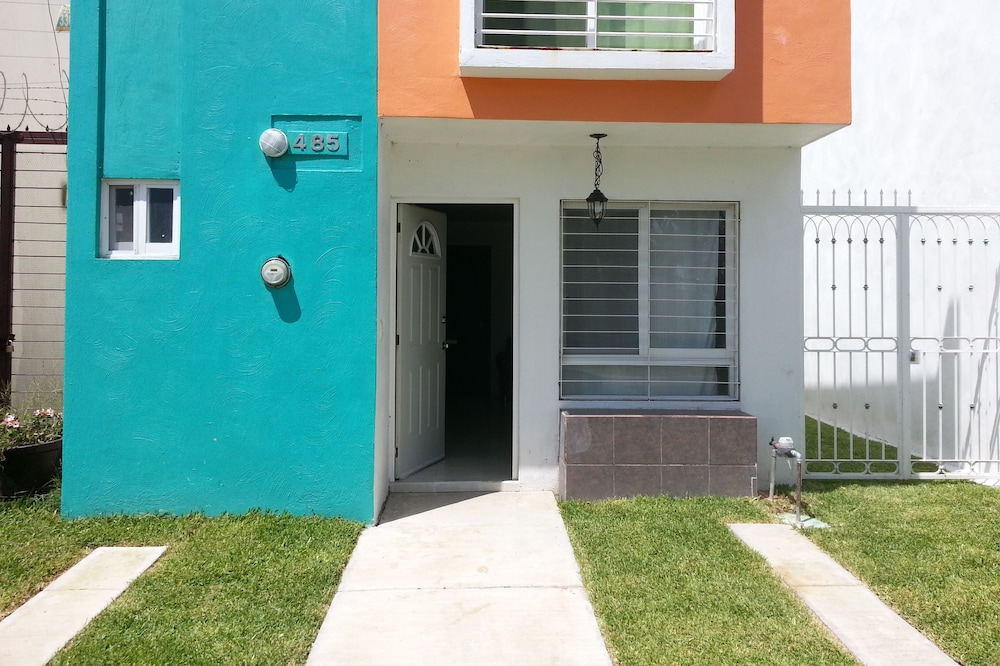 Casa en Campo Real Oriente 485, ideal para visitas de placer o de negocios.