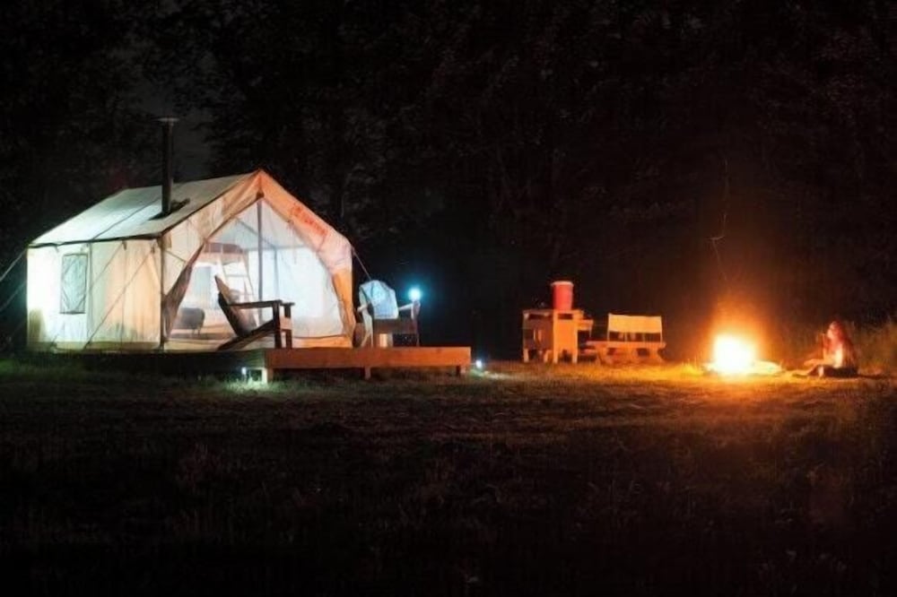 Tentrr Signature Site - Sean Billy Pond Hideaway