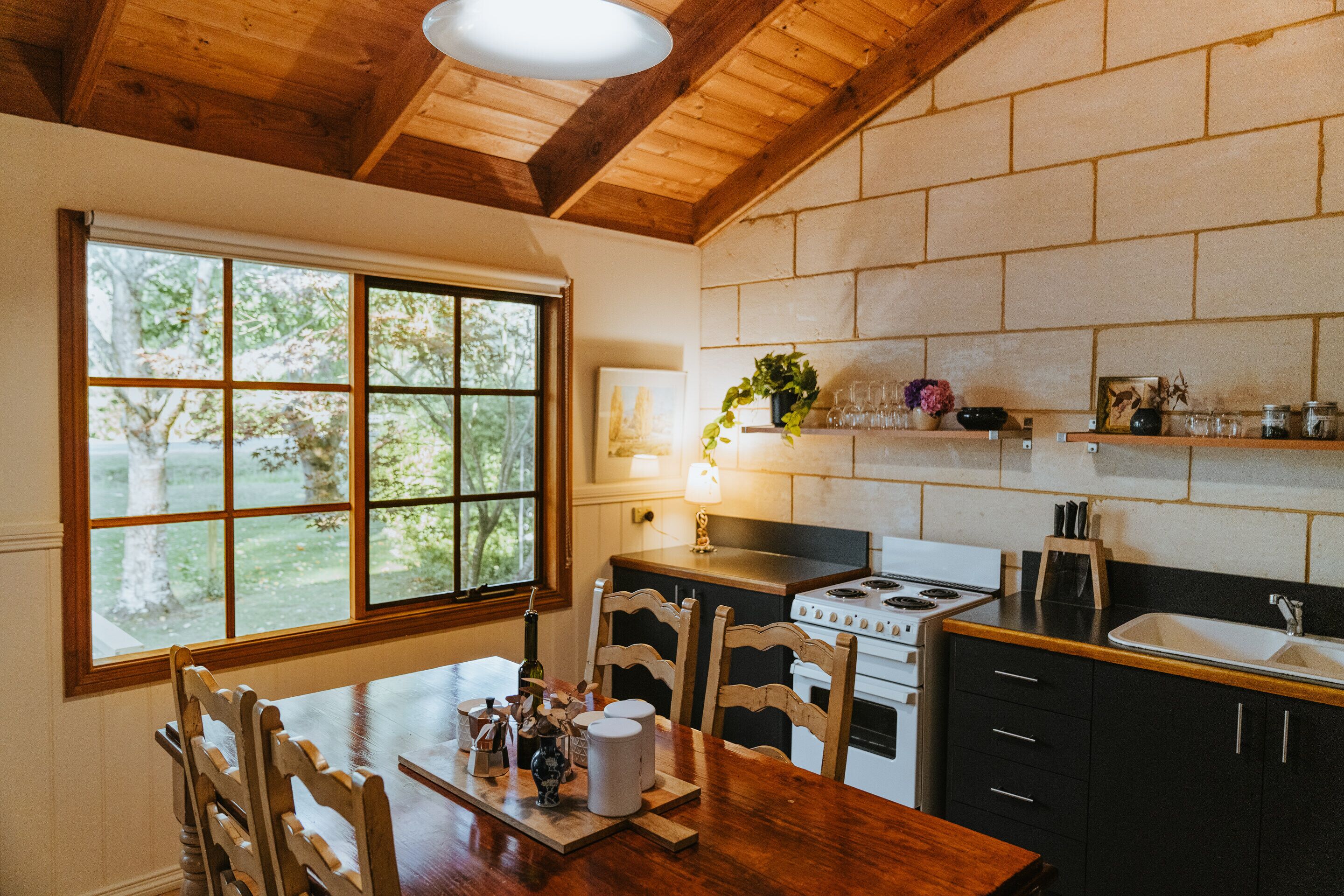 Jamieson Cottages by the River 3