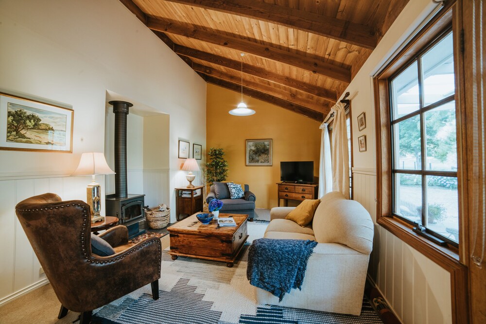 Jamieson Cottages by the River 3