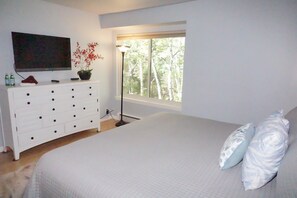 3 bedrooms, iron/ironing board, Internet, bed sheets - Newly Remodeled Close to everything in Snowmass Village (203090-2371) (Snowmass Village)