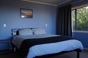 3 habitaciones, tabla de planchar con plancha, cuna de viaje y wifi