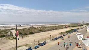 On the beach - Exquisite Location with an Expansive Atlantic Oceanfront View! (North Wildwood)