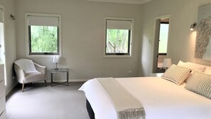 6 bedrooms, iron/ironing board, free WiFi, bed sheets
