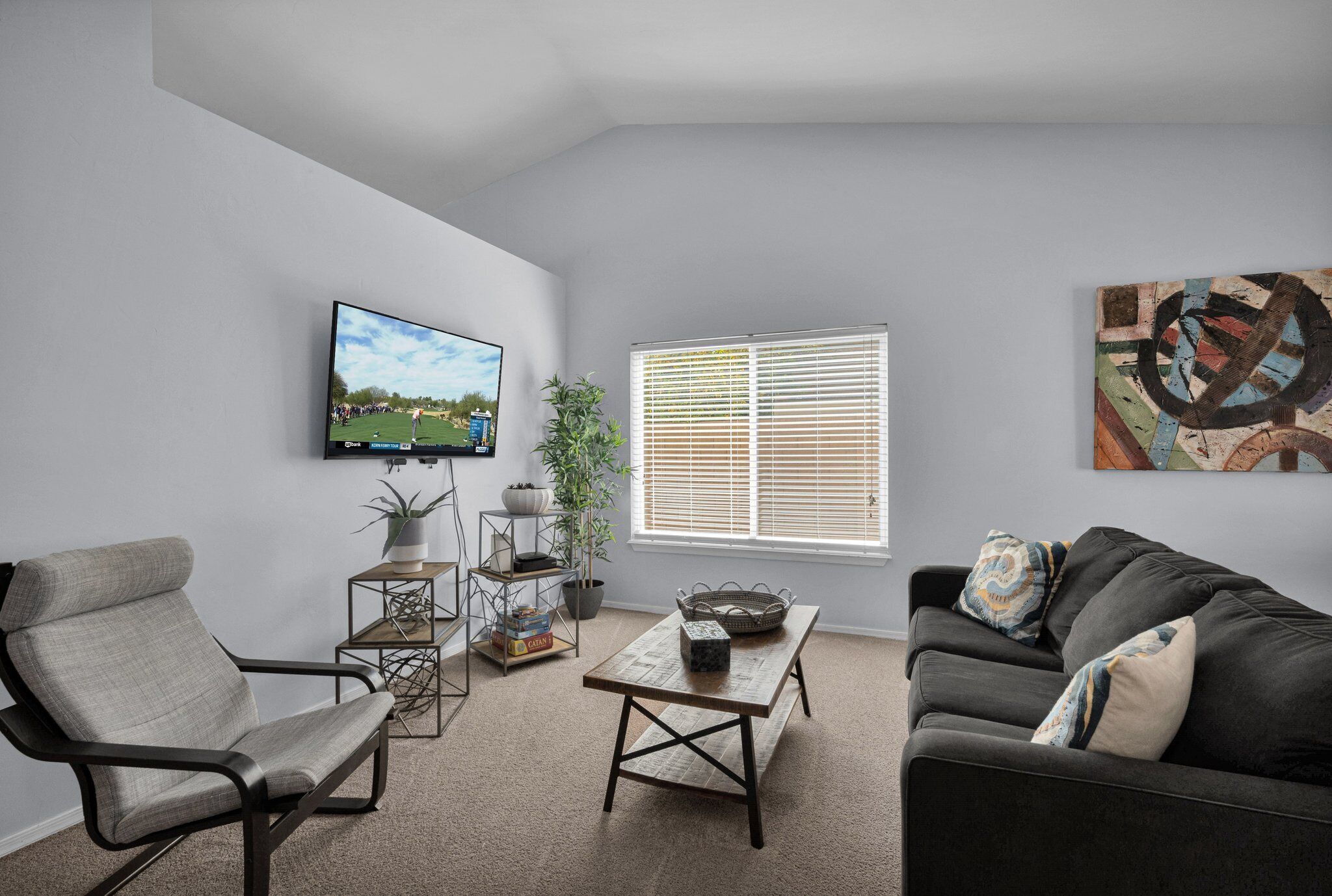 Resort Style home with heated pool - sleeps 8 - Great for families!