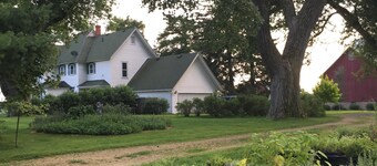Country Guesthouse at Wind Ridge Herb Farm