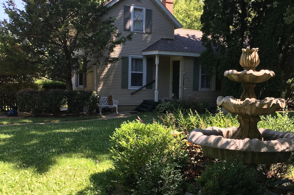 Country Guesthouse at Wind Ridge Herb Farm