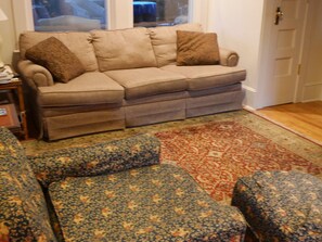 TV, fireplace, DVD player, table tennis