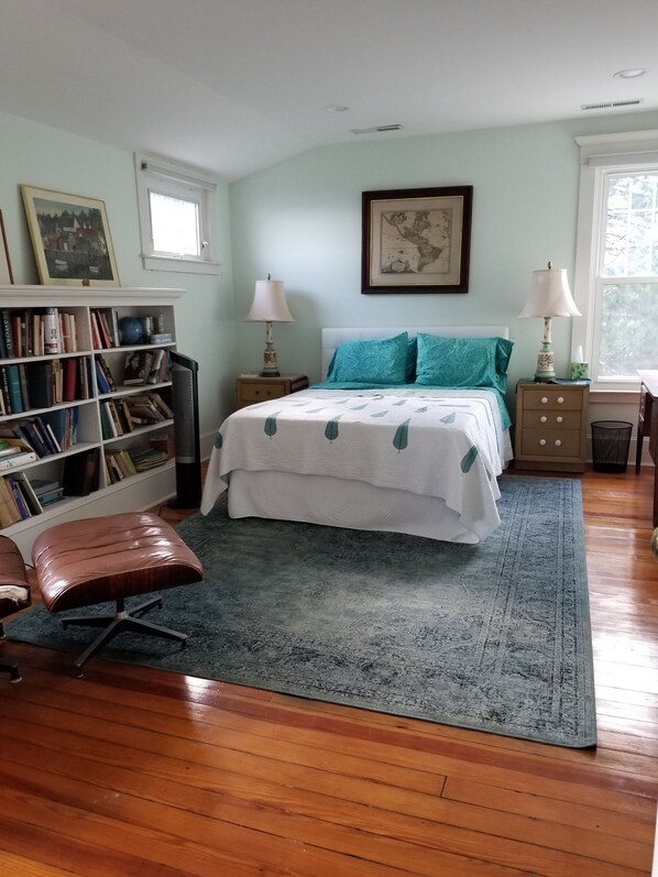 6 bedrooms, desk, iron/ironing board, free WiFi