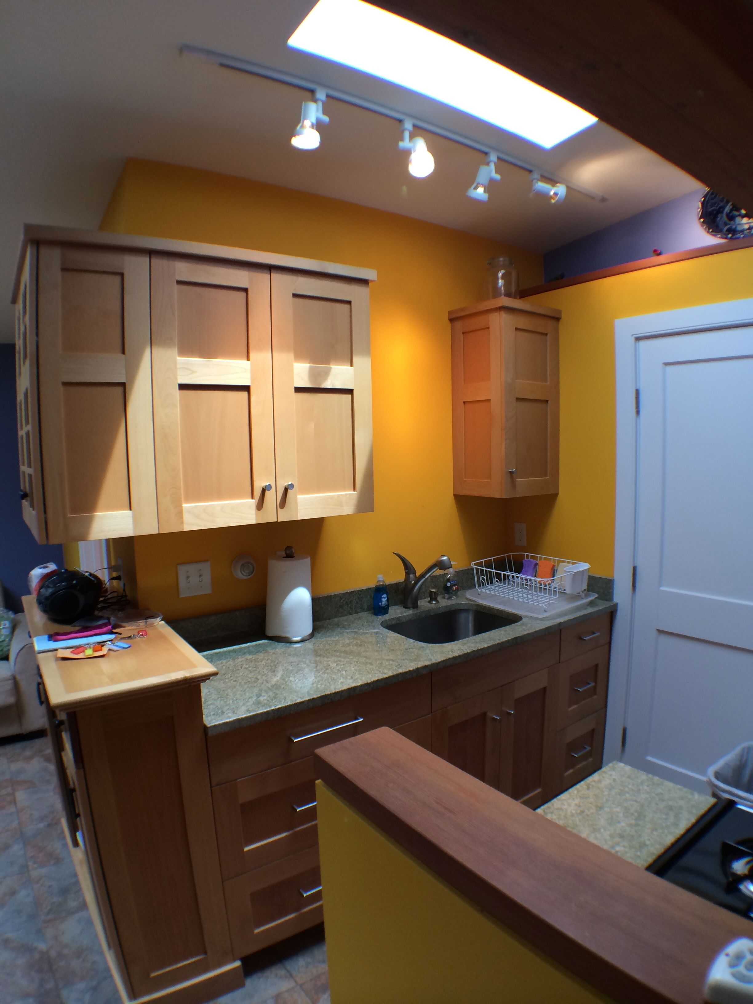 Renovated One Bedroom, w/Parking, Heated Pool, in East End Gallery District