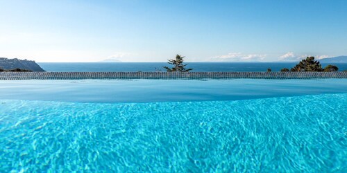 The Villino at Cypress Ridge Estate by Stay Waiheke