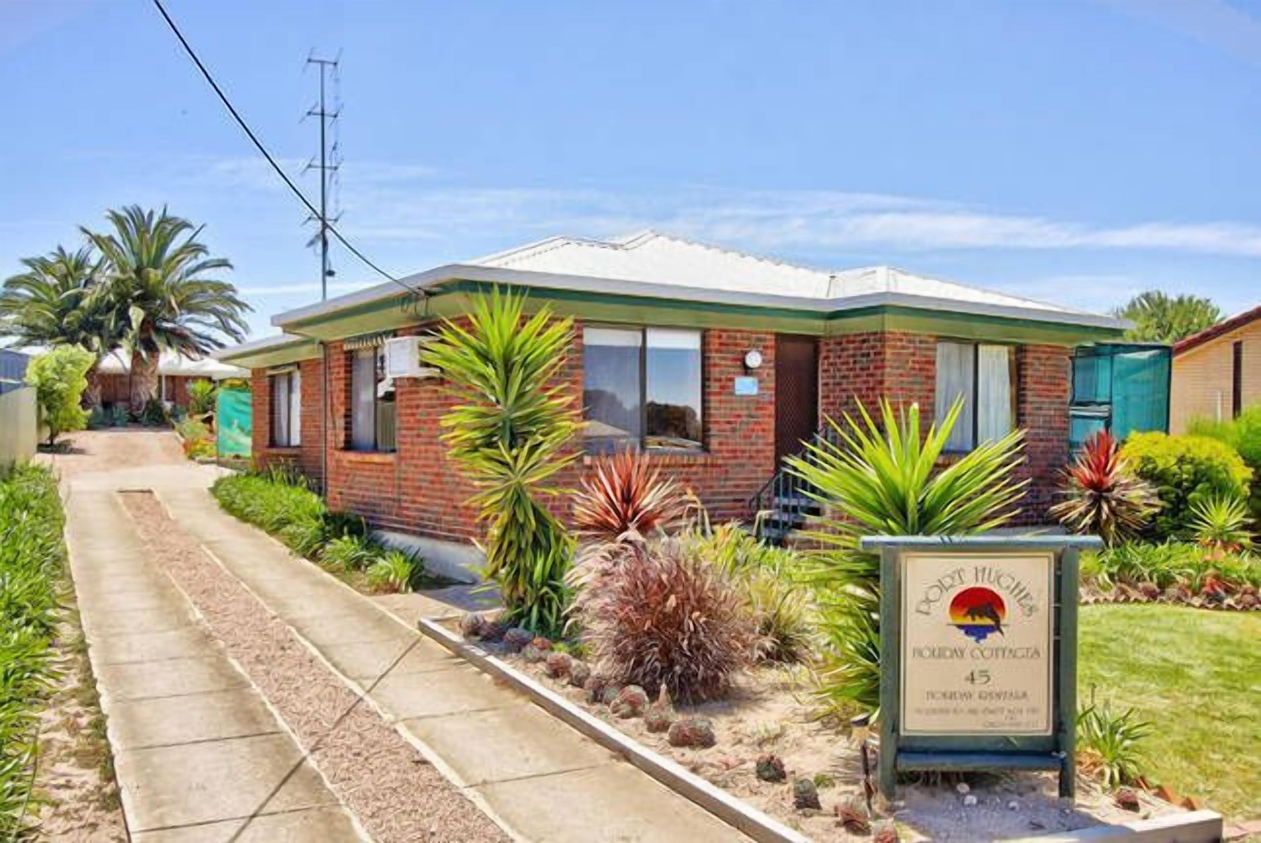 Port Hughes Holiday Cottages-Navigator's