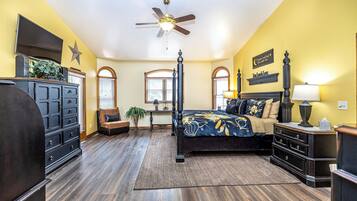 7 Schlafzimmer, hochwertige Bettwaren, Schreibtisch