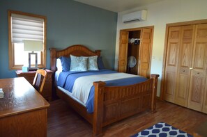 7 camere, biancheria da letto di alta qualità, una scrivania