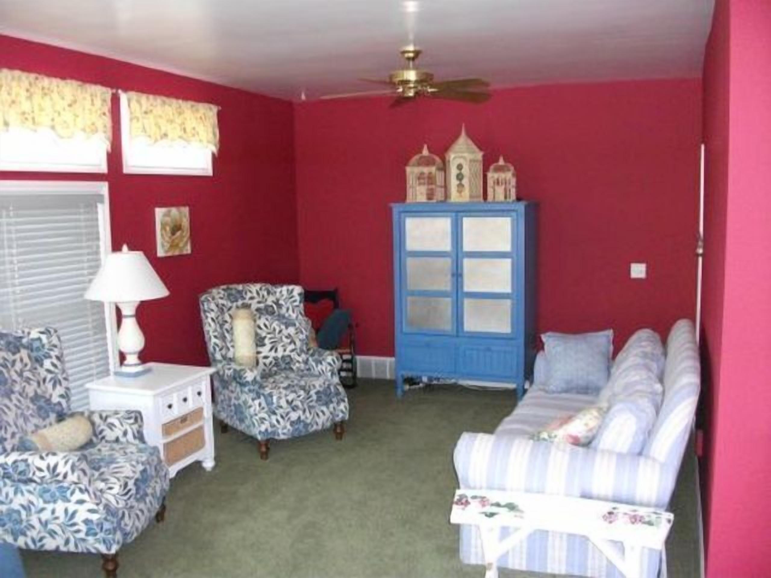 Victorian Painted Lady --- A Stroll from South Beach