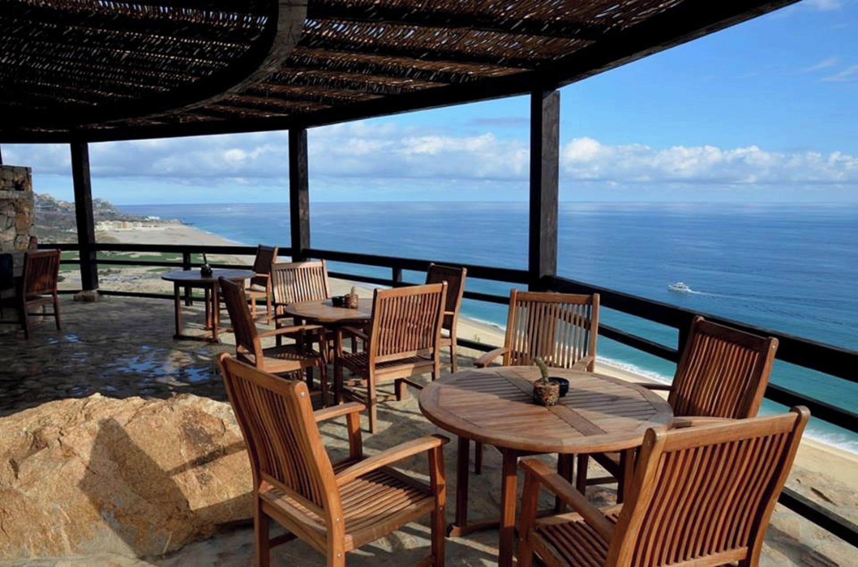 屋外ダイニングエリア