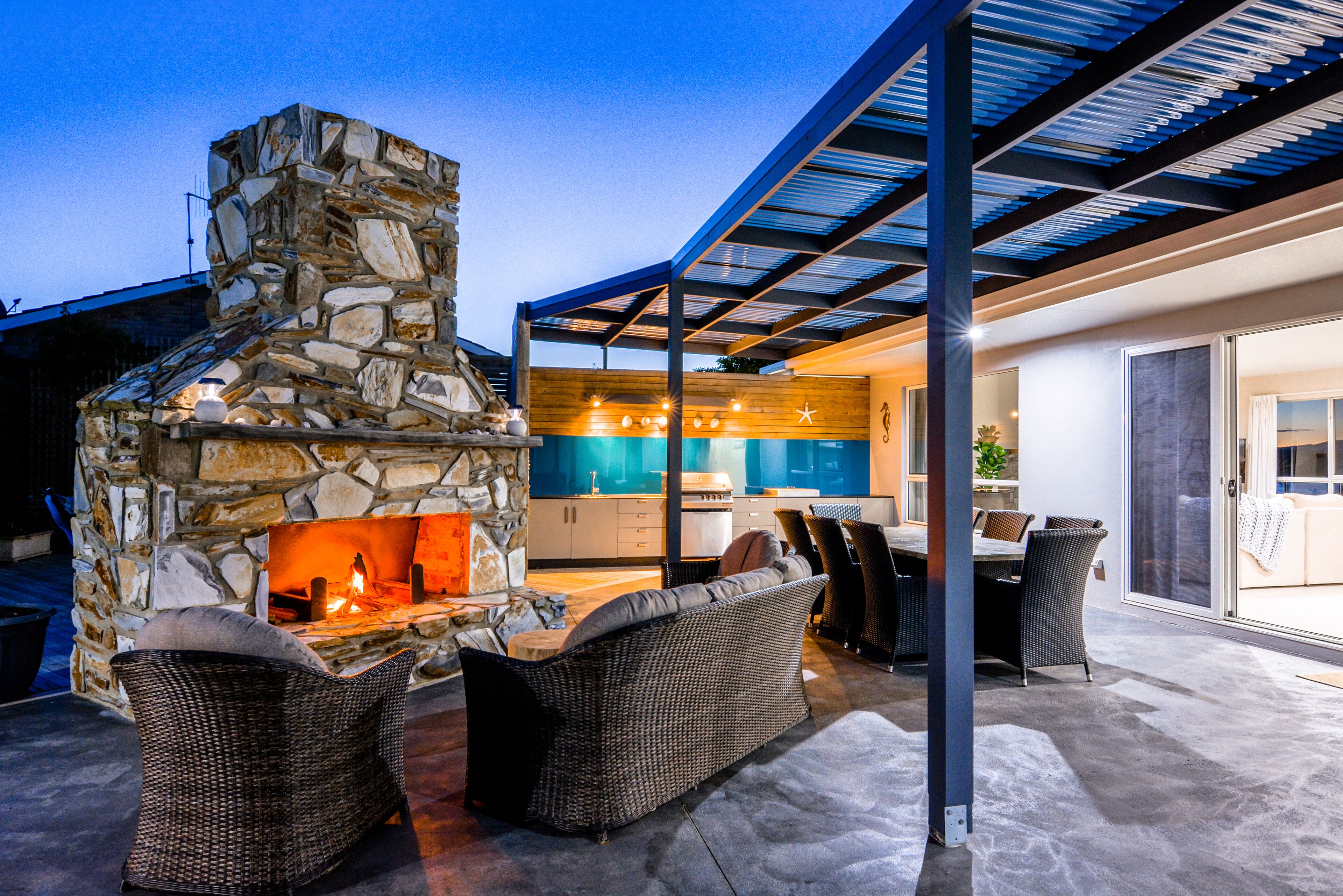 BINNY BEACH HOUSE Beachfront at Binalong Bay on the Bay of Fires