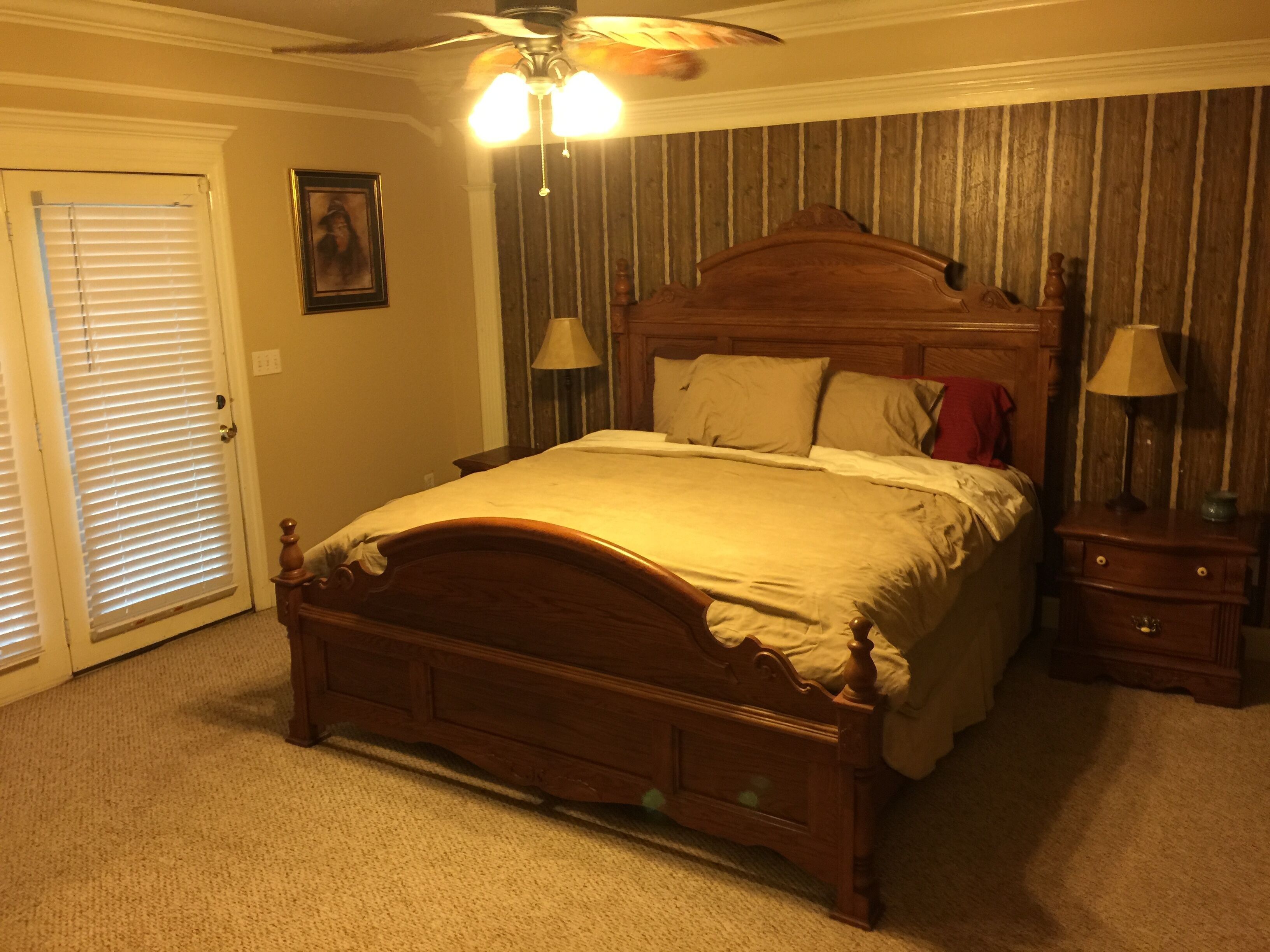 Beautiful Cottage Close To The Lake And Everything You Could Ever Need.