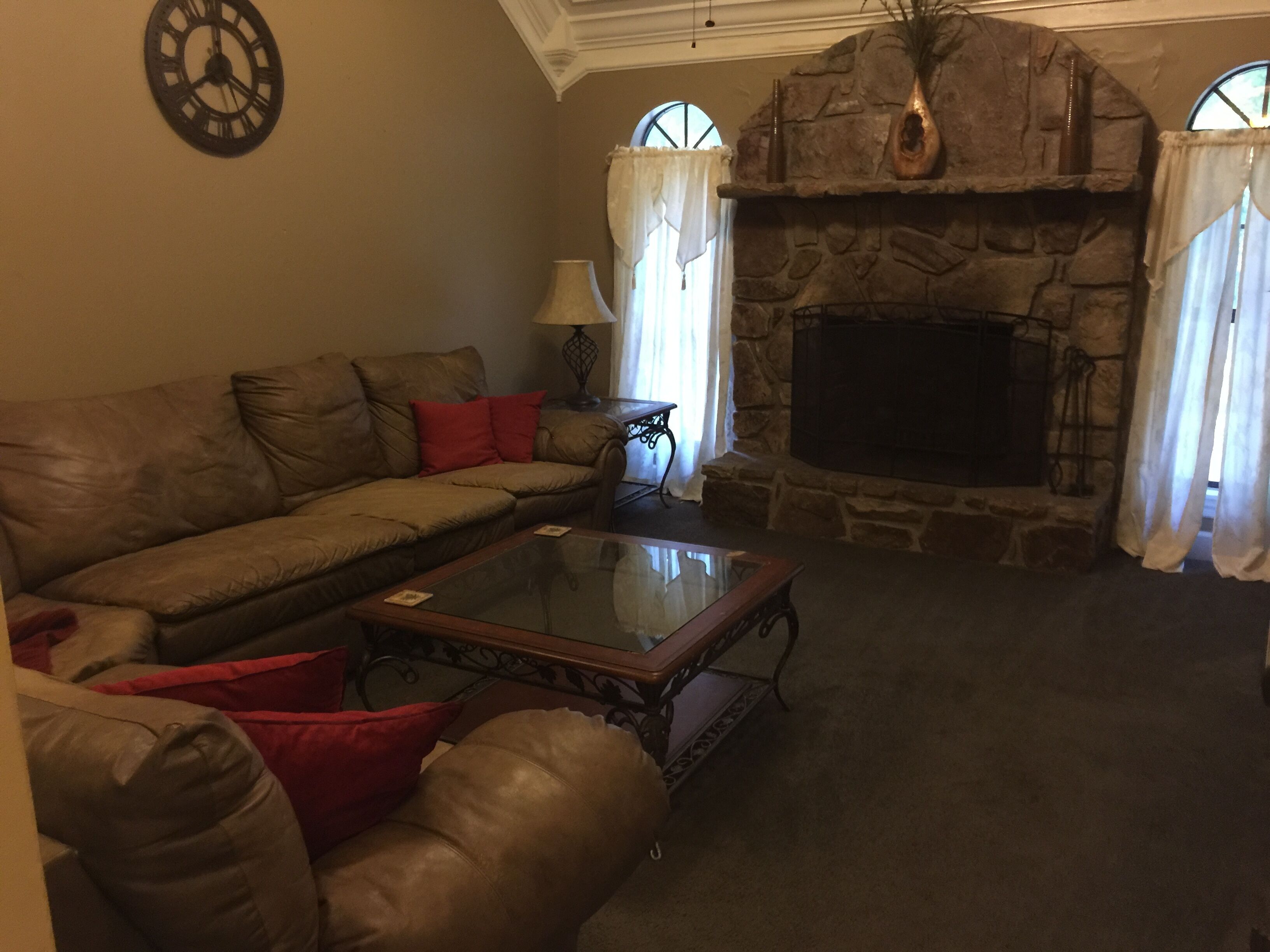 Beautiful Cottage Close To The Lake And Everything You Could Ever Need.