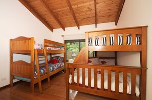 7 Schlafzimmer, Bügeleisen/Bügelbrett, WLAN