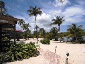 Am Strand, Liegestühle, Strandtücher