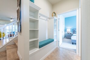 4 bedrooms, iron/ironing board, WiFi, bed sheets - Brand new villa in amazing resort (Kissimmee)