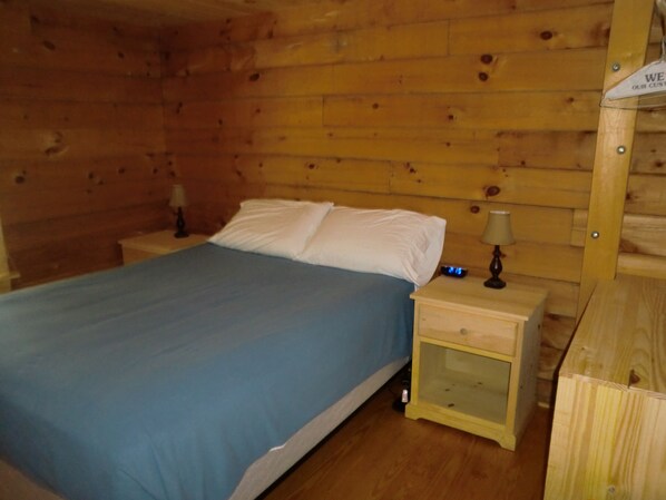 1 Schlafzimmer, Reisekinderbett, kostenloses WLAN, Bettw äsche