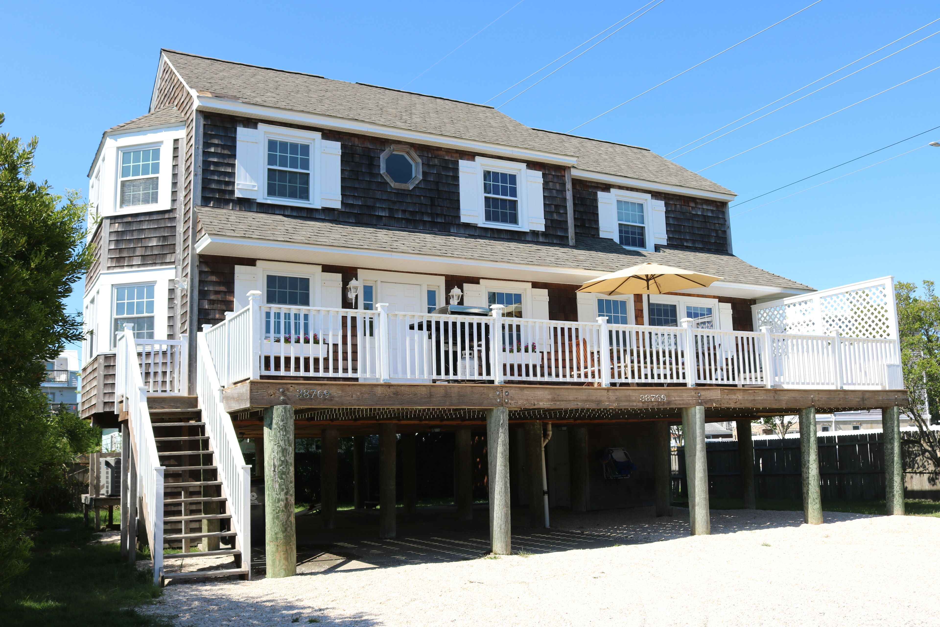  Beach House  amazing views - less than 5 min to the Beach - Summer specials