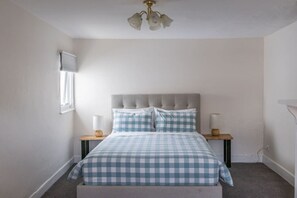 3 Schlafzimmer, Zimmersafe, Bügeleisen/Bügelbrett, Reisekinderbett