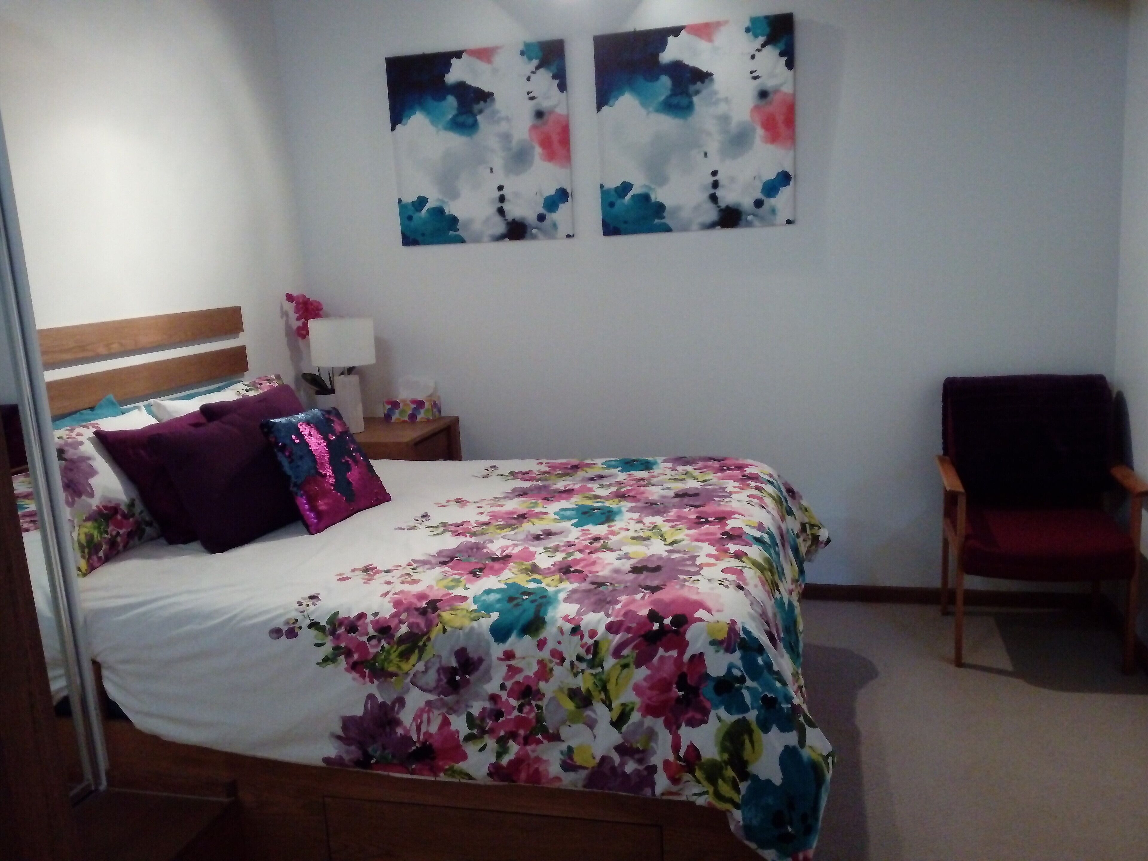 1-2 B/R Apartment, Central Williamstown, close to beach, cafes,  trains, shops