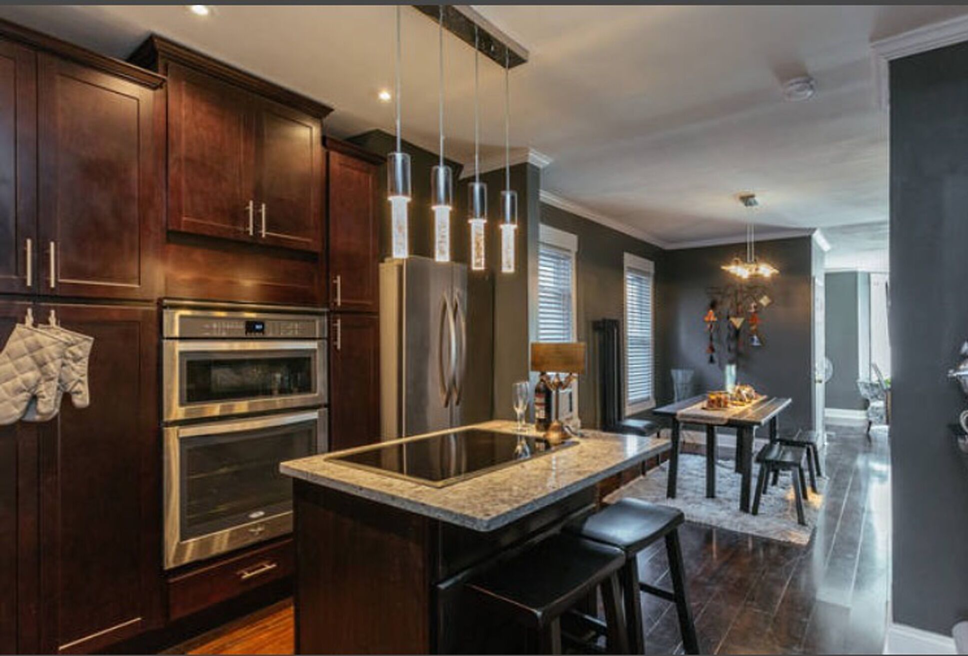 Chicago’s Dickens Place flat. Beautiful 2bed trendy, In the heart of Chicago 