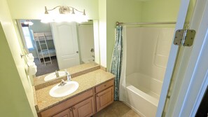 Combined shower/bathtub, towels - New Beach Townhouse w/ Private Pool - Steps from the Beach (Panama City)