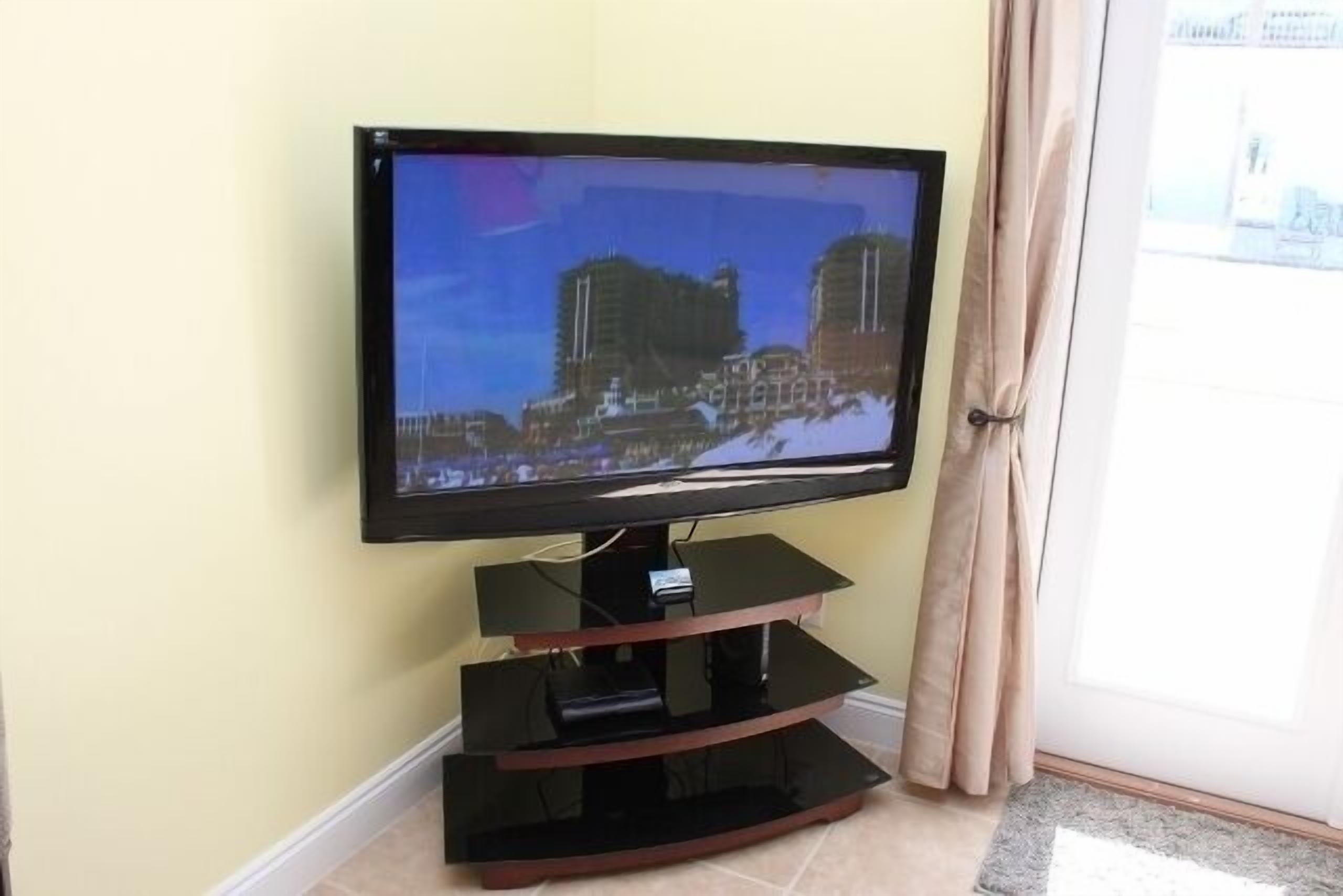 New Beach Townhouse w/ Private Pool - Steps from the Beach