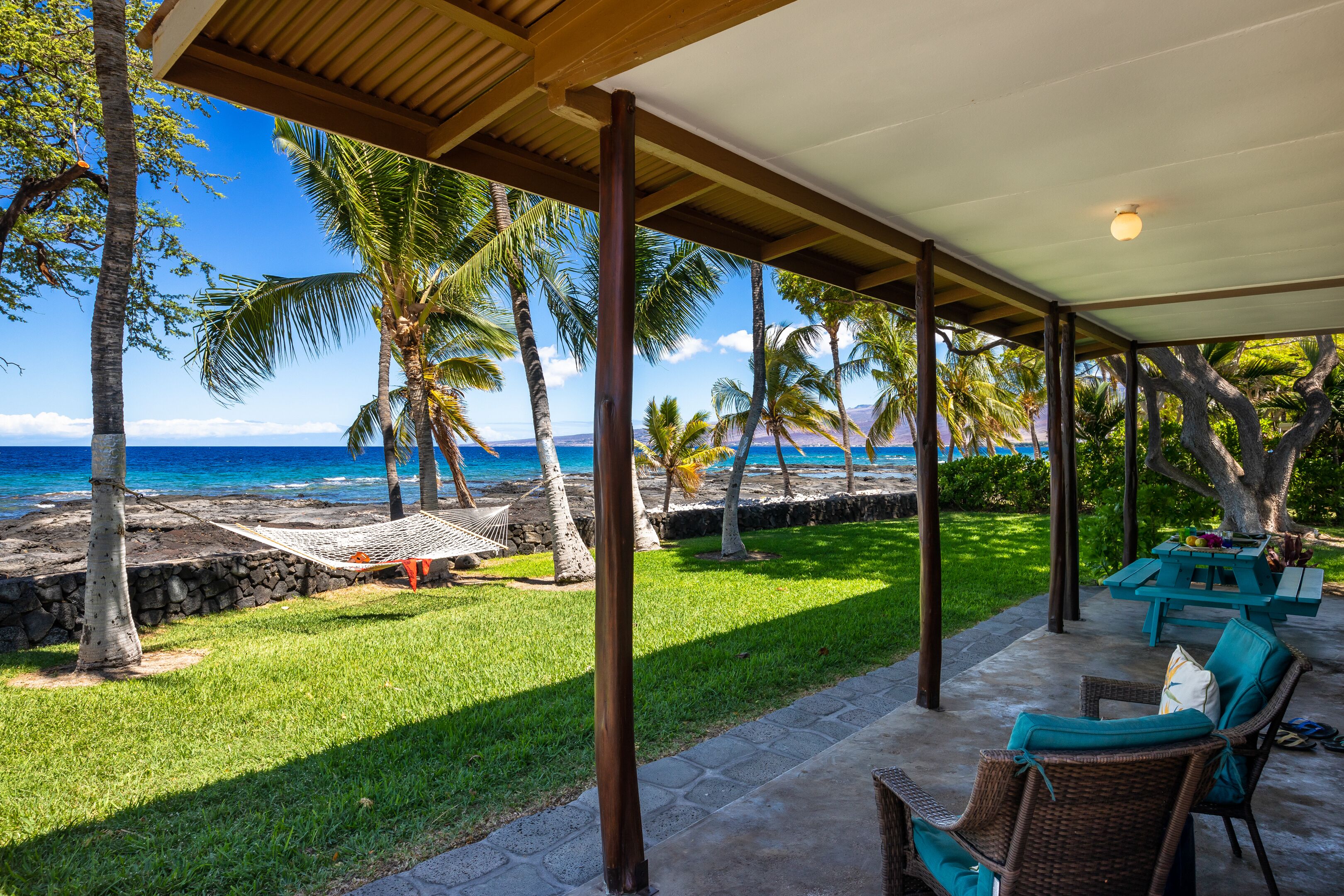 屋外ダイニングエリア