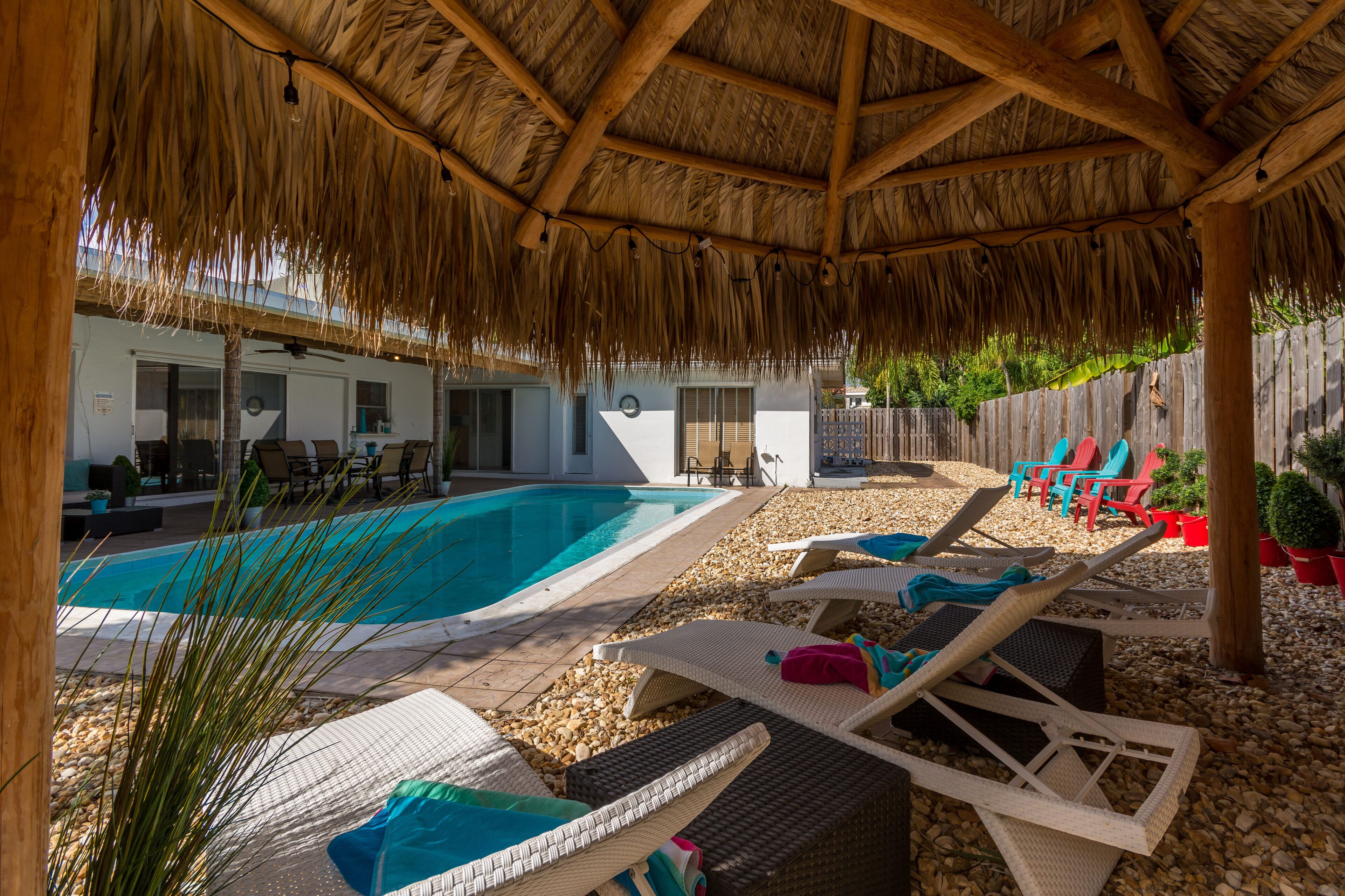 VALUE! Great 3BR Pool Home - Casa Terra Mar! Walk to the beach!