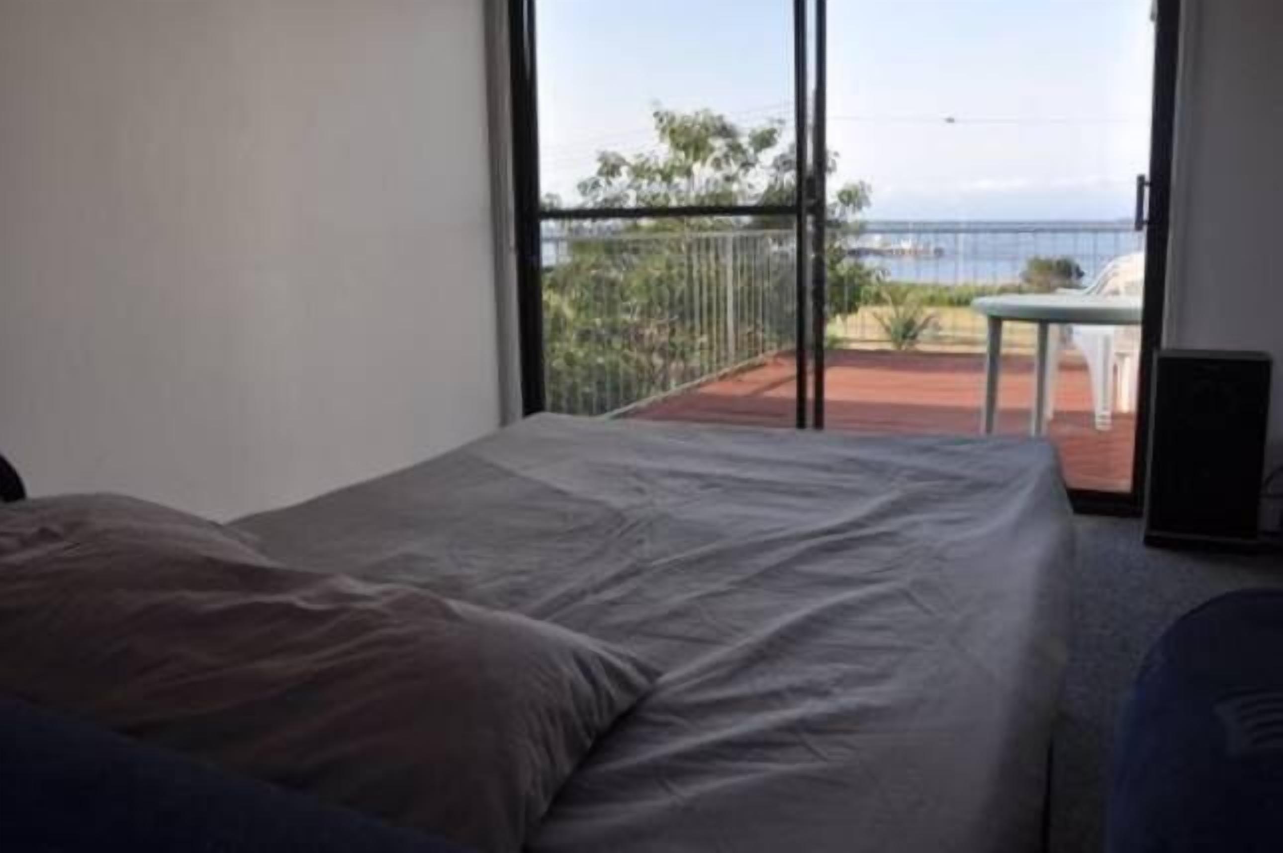 Lakeside - Absolute Waterfront