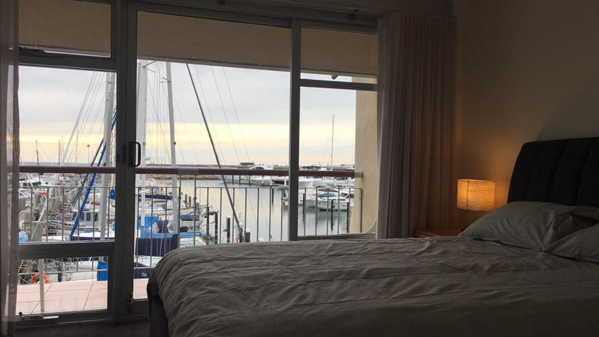 Marina view Fremantle Townhouse — image 3