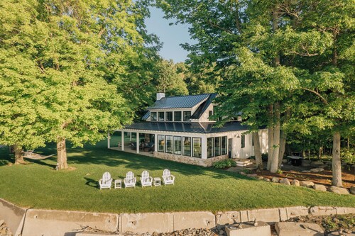 Lake Erie Lakefront Custom Built Cottage ~ Amazing Sunsets ~ Private!  