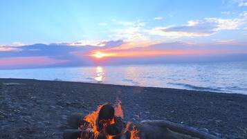Plage, chaises longues