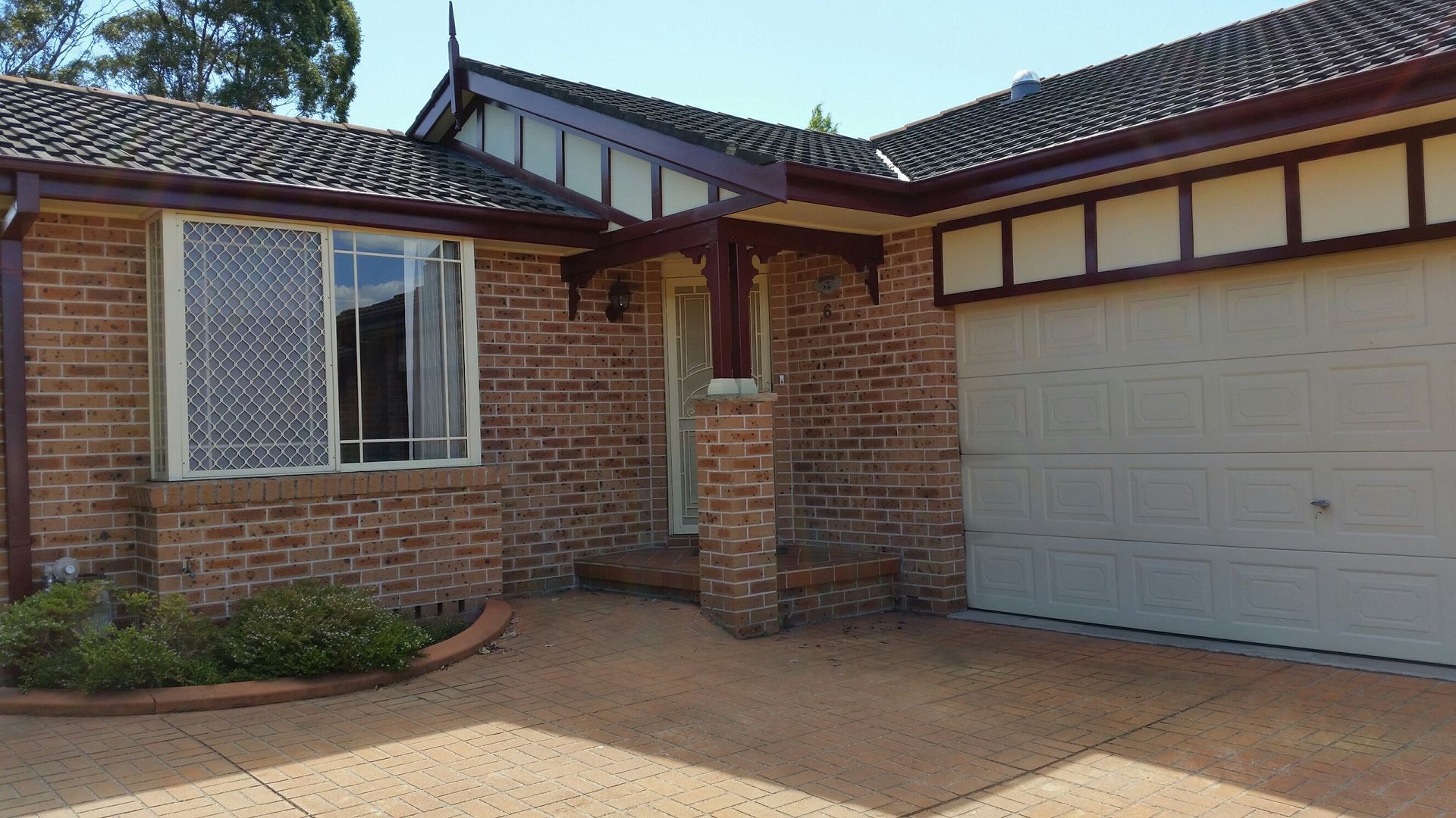 The Villa Retreat - Your 2 bedroom Self-Contained Home Away From Home — image 2