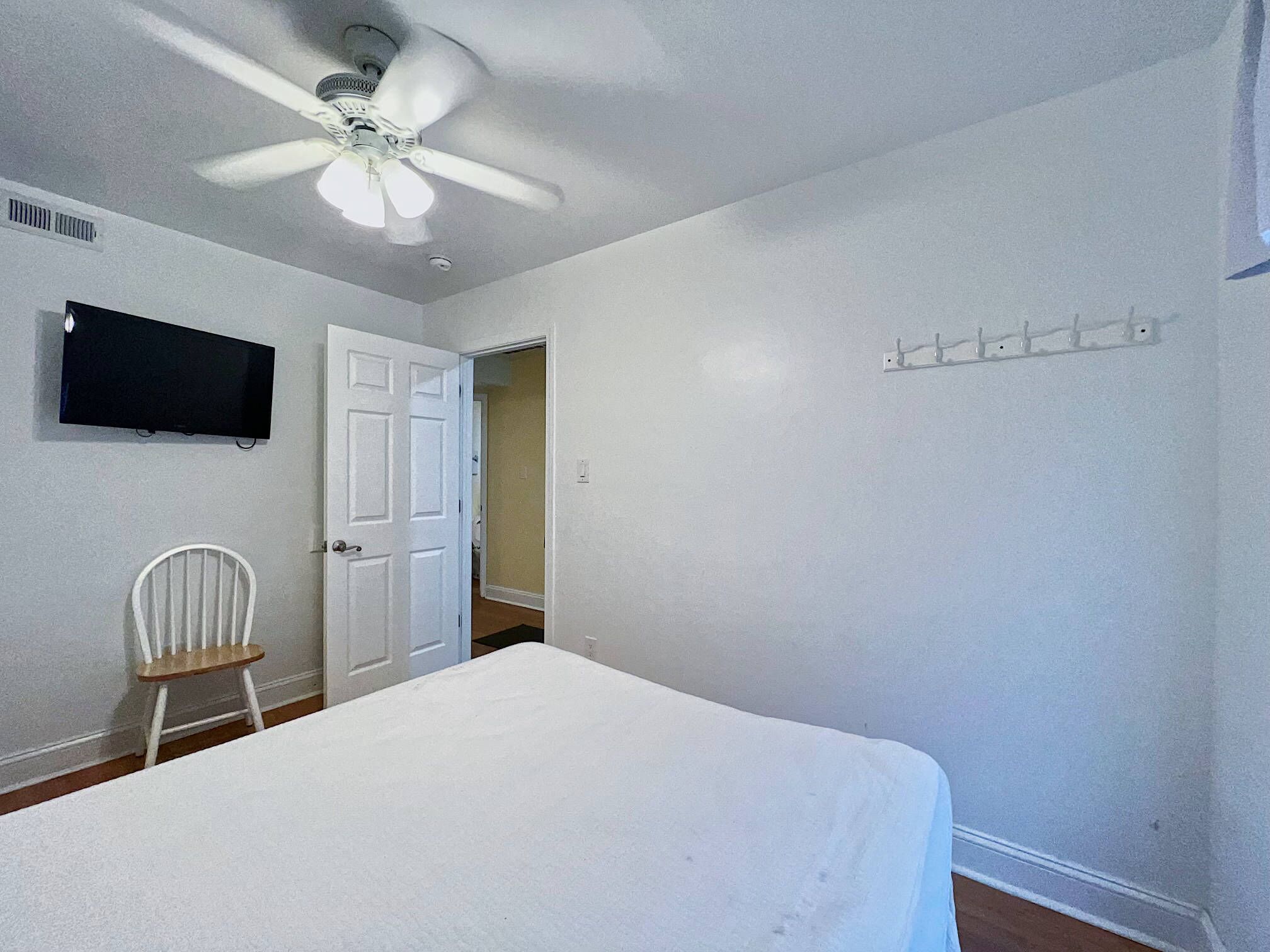 Beautiful Bayside Gem Accepting 3 Night Stays!