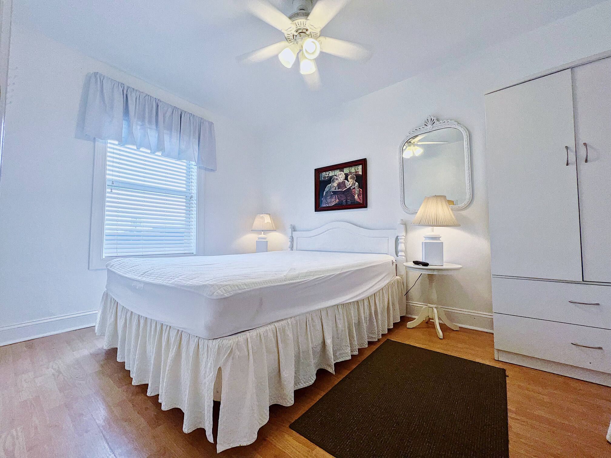 Beautiful Bayside Gem Accepting 3 Night Stays!