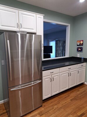 Private kitchen - Perfect Family Vacation Home On The Lake! (Wedowee)