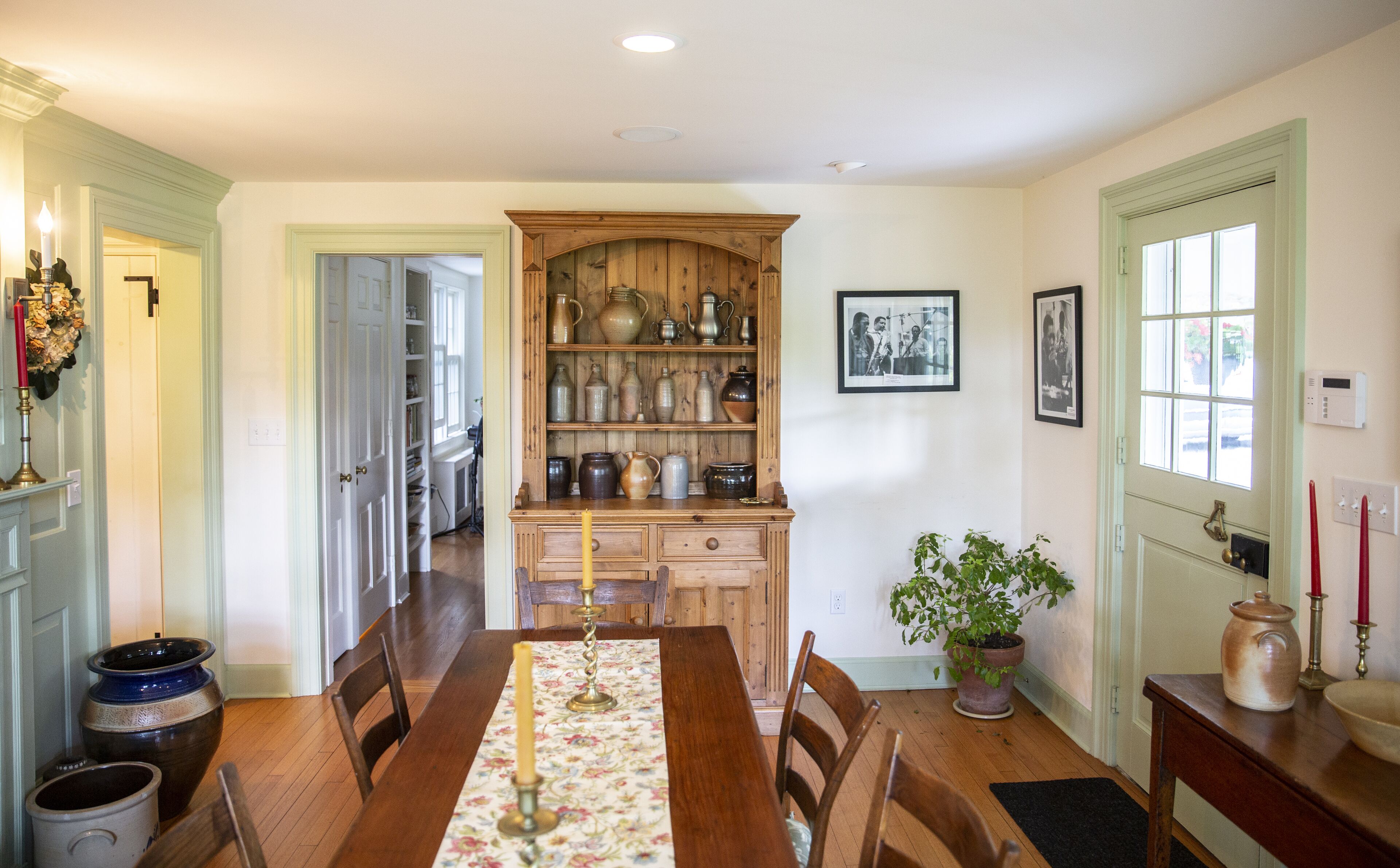 An acclaimed photographers country estate, arts community, near private schools!