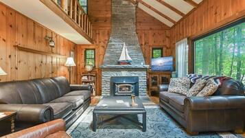 TV, fireplace, DVD player