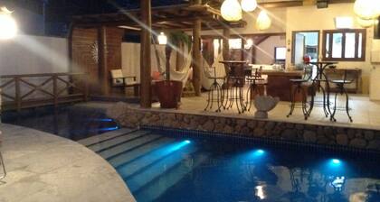 Haus in der Nähe von Strand, Pool, Grill, Holzofen, Klimaanlage, Wi-Fi