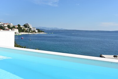 Waterfront, Luxurious Villa, with Pool and 360 degree views! VillaMelCroatia