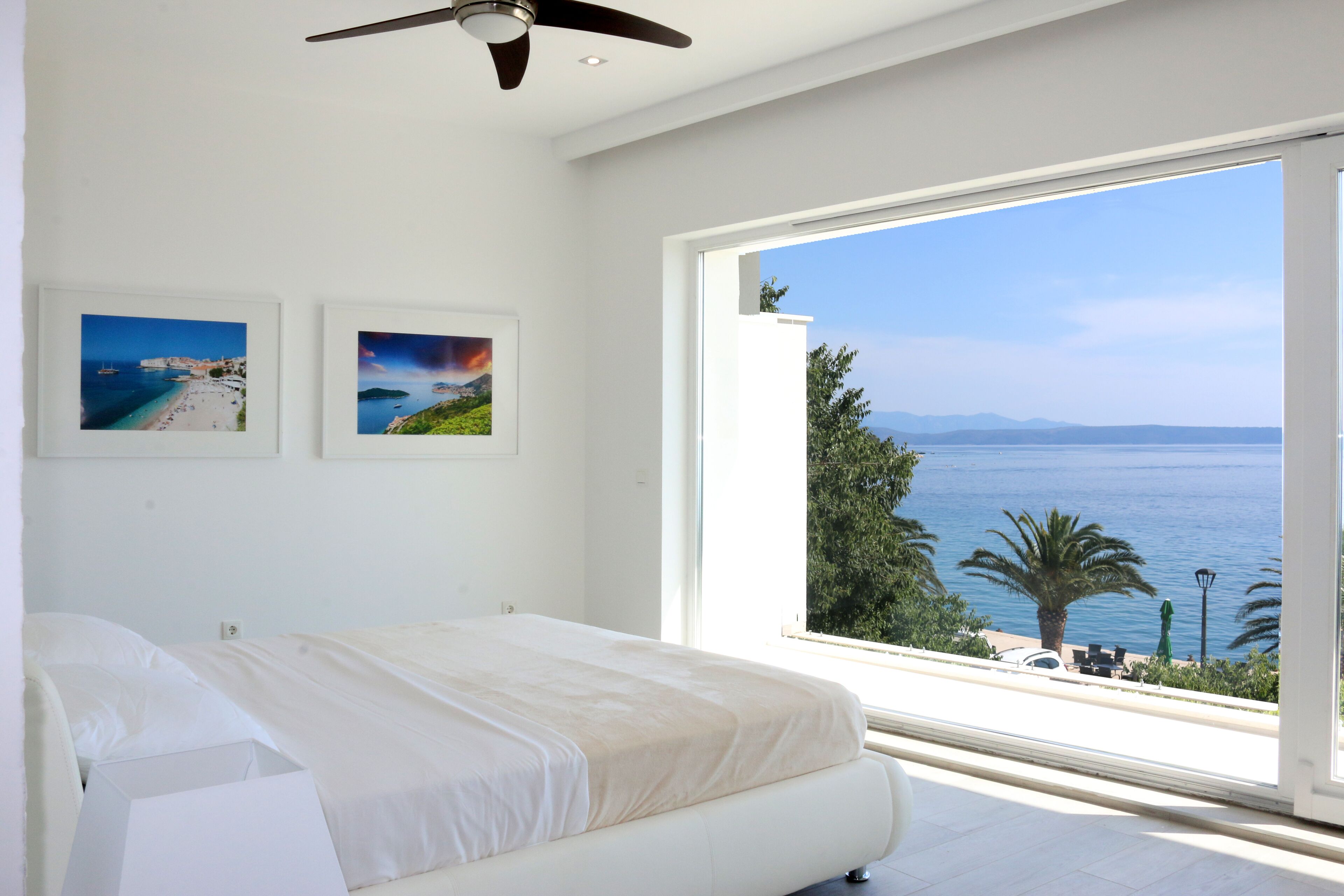 4 dormitoris, planxa i posts de planxar i un bressol de viatge 