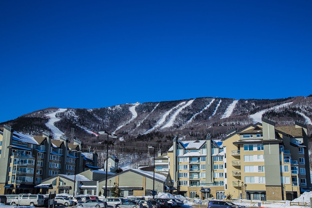 Mont Sainte Anne ,Le Massif Studio ski IN ski OUT Quebec city